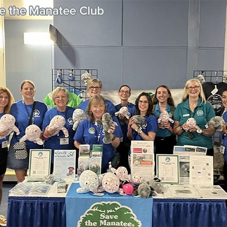 Staff members Shelby and Gina with the Volunteer Mana-team at Dr. Jane Goodall's Hope in Action event.